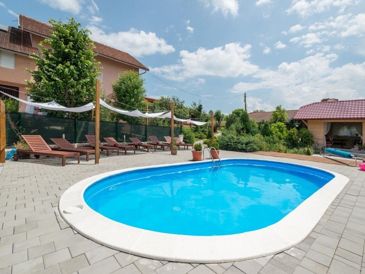 Apartments San - With Pool; Раковица Екстер'єр фото